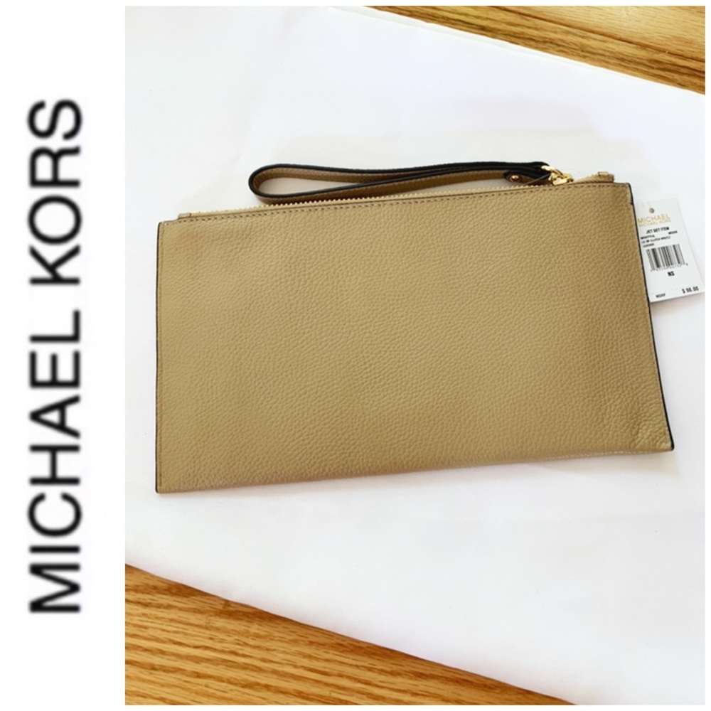 NWT authentic MK genuine leather wristlet - Picture 3 of 5